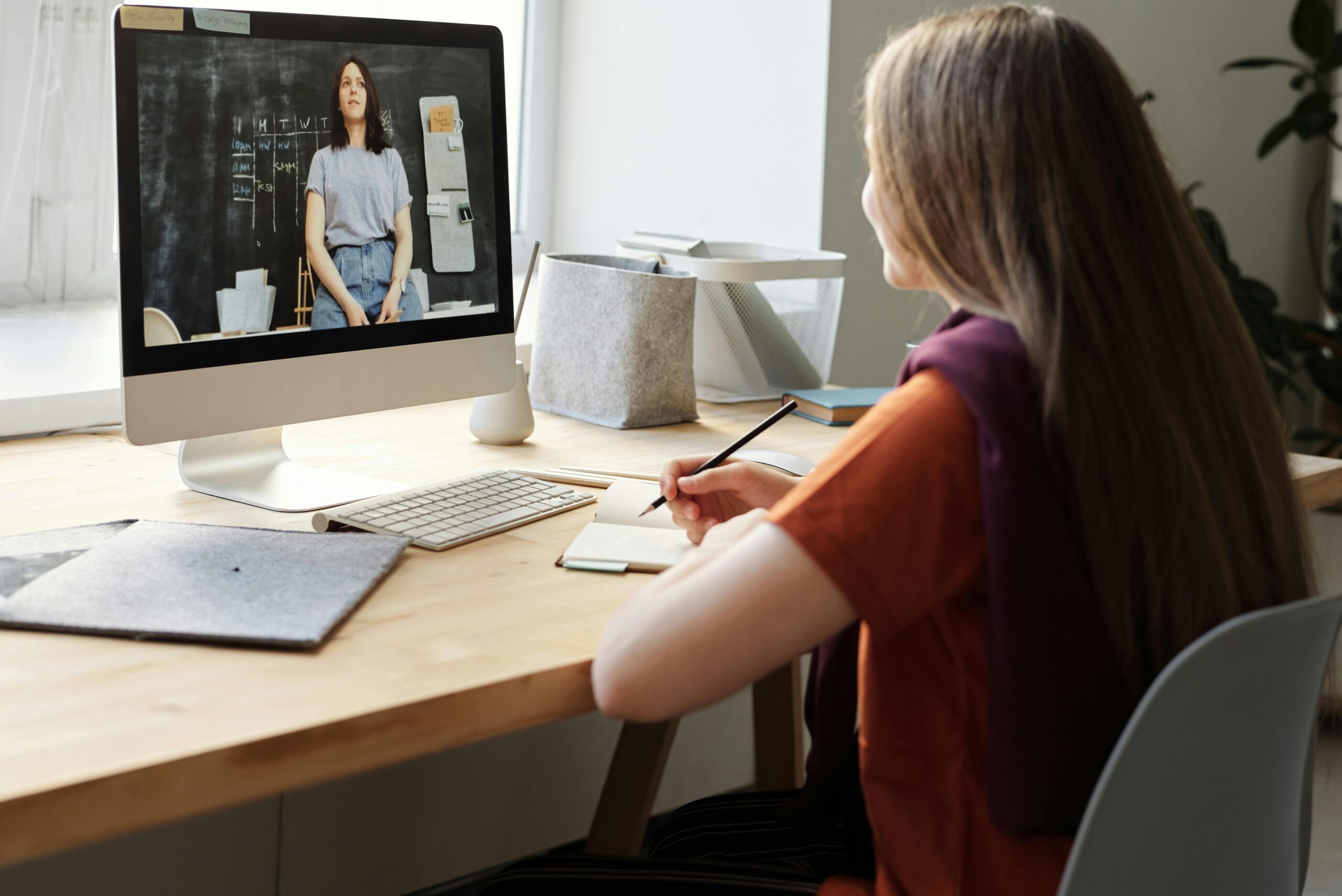 Guardianes Digitales: Curso para Docentes en Seguridad Online